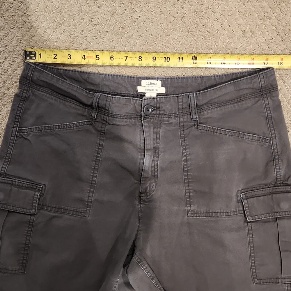 LL BEAN ladies DISTRESSED Favorite Fit shorts. Sz 16 - WORN ONCE - Picture 4 of 6
